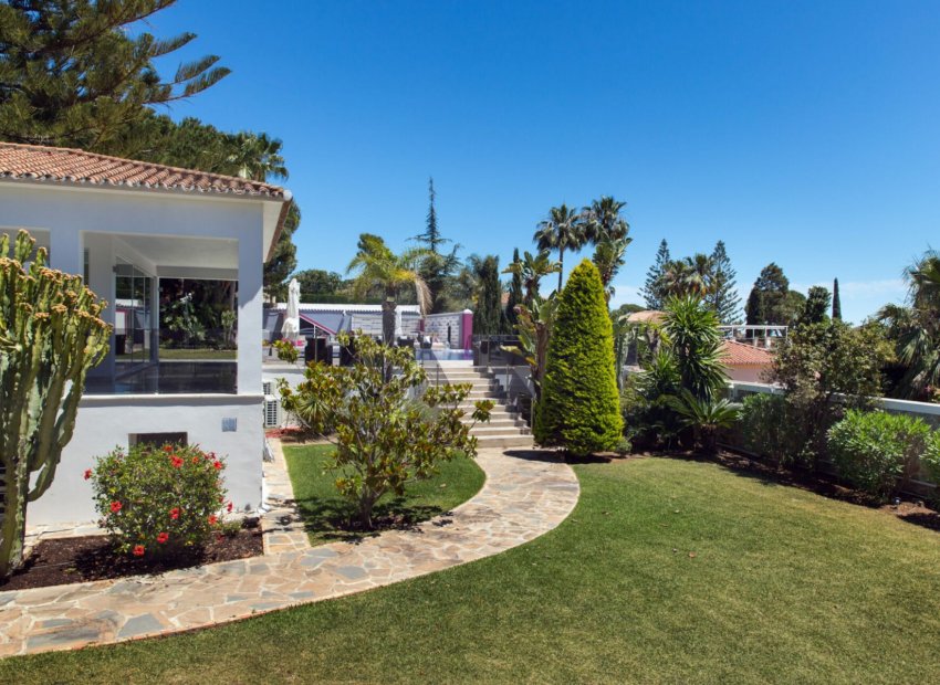 Resale - Villa - Marbella - Elviria