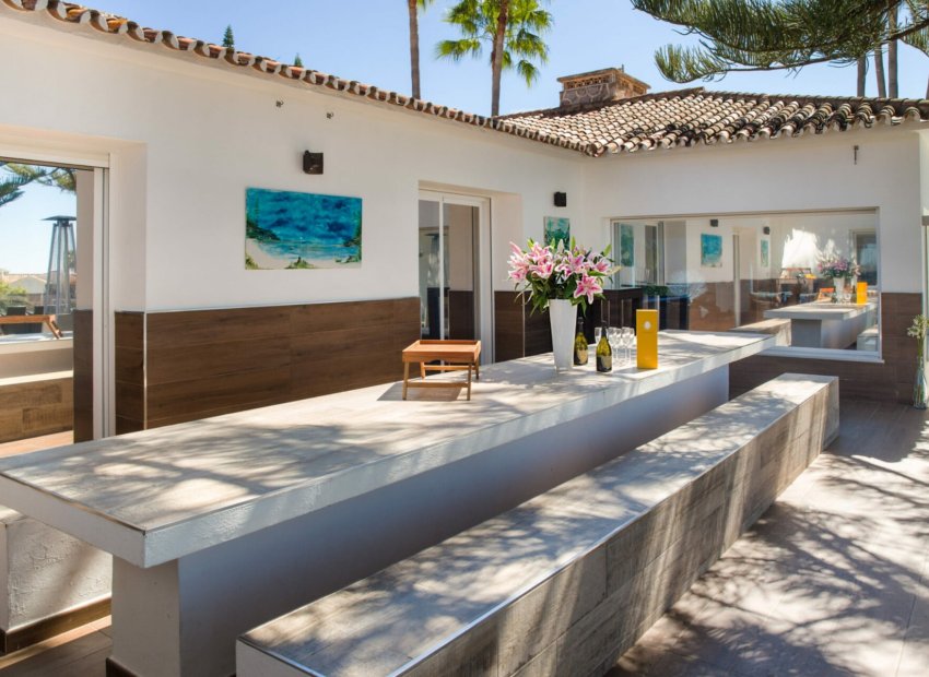 Resale - Villa - Marbella - Elviria