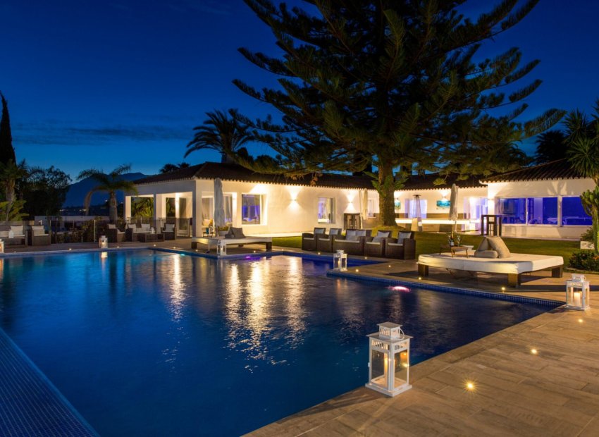 Resale - Villa - Marbella - Elviria