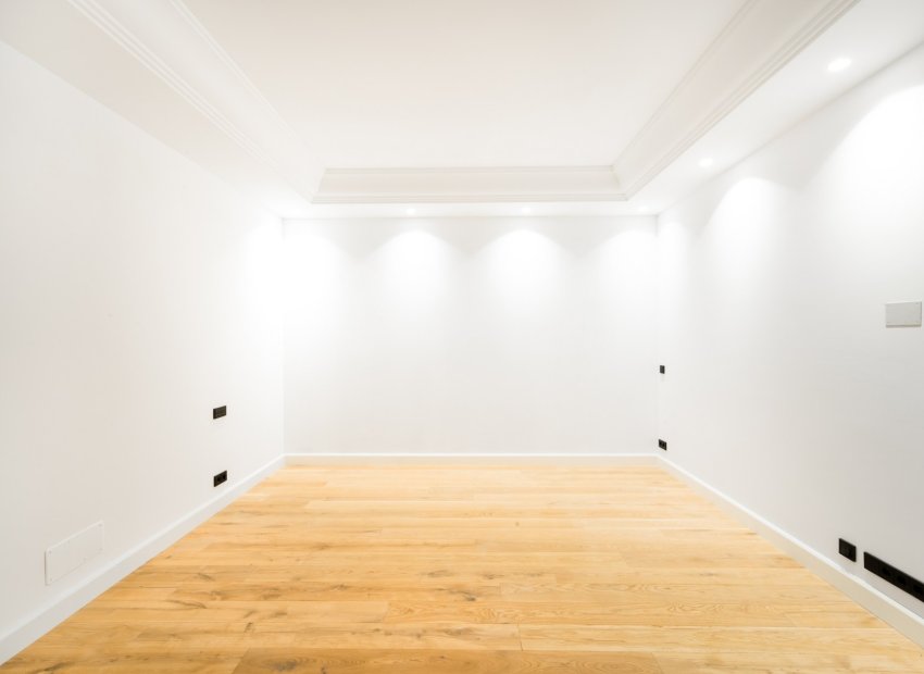 Resale - Villa - Marbella - Golden Mile