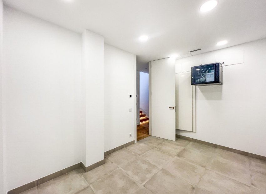 Resale - Villa - Marbella - Golden Mile