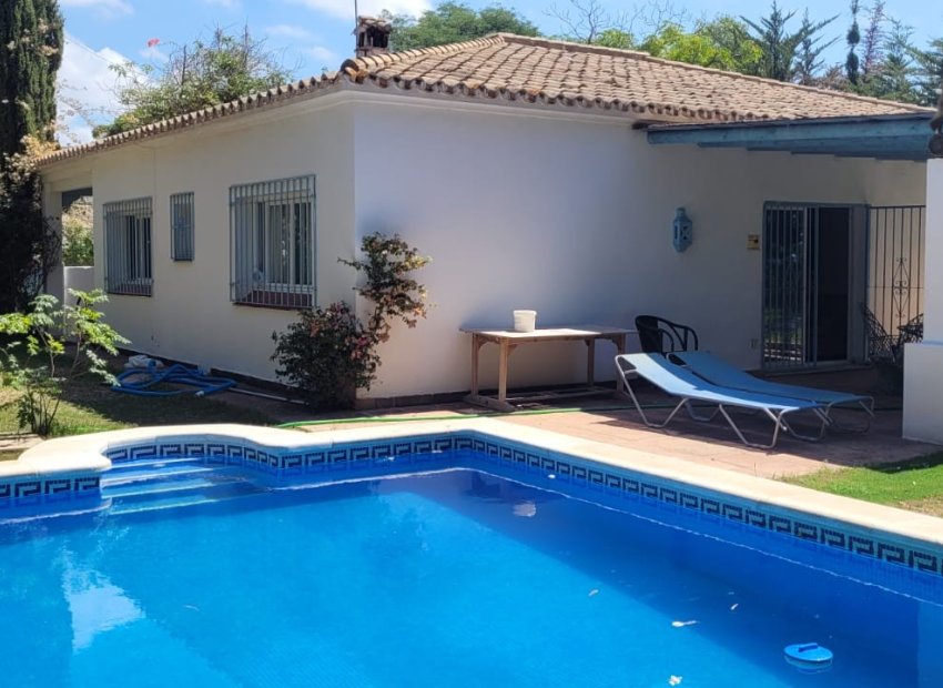 Resale - Villa - Marbella - Las Chapas
