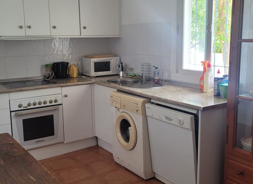 Resale - Villa - Marbella - Las Chapas