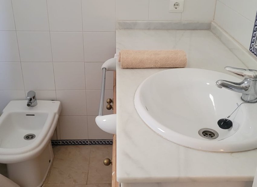 Resale - Villa - Marbella - Las Chapas