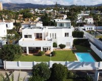 Resale - Villa - Marbella - Las Chapas