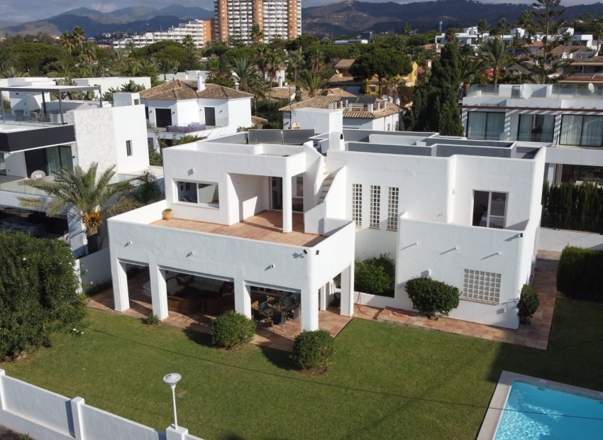 Resale - Villa - Marbella - Las Chapas