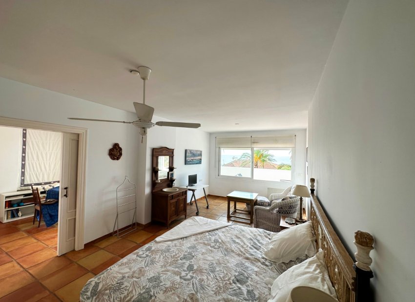 Resale - Villa - Marbella - Las Chapas