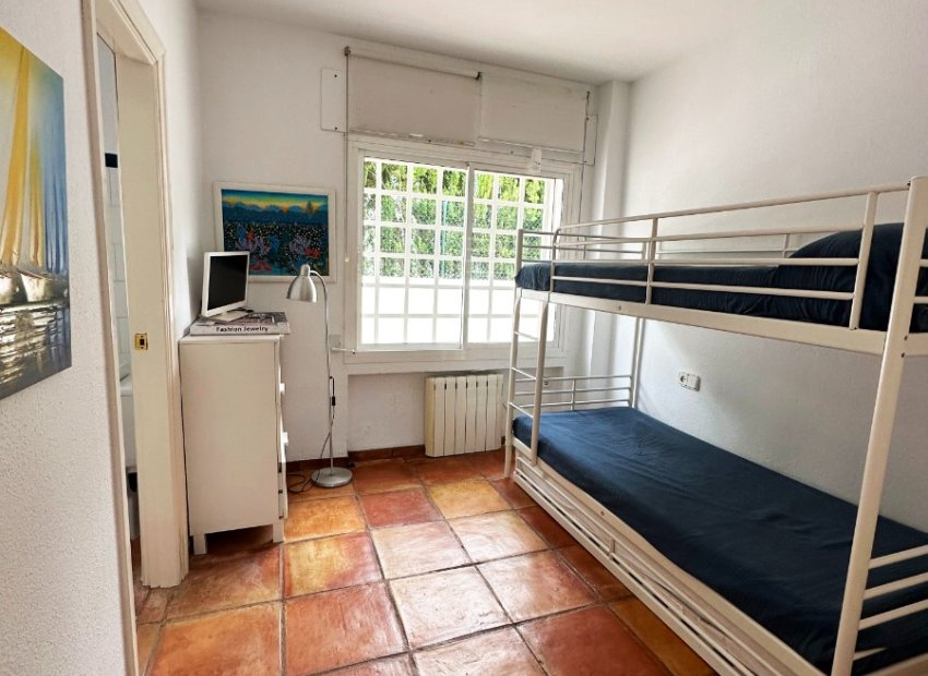 Resale - Villa - Marbella - Las Chapas