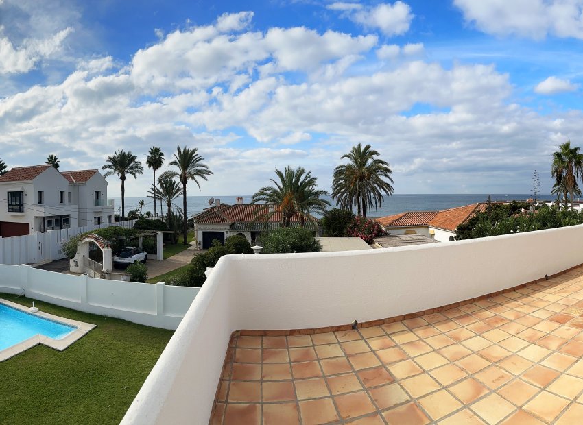 Resale - Villa - Marbella - Las Chapas