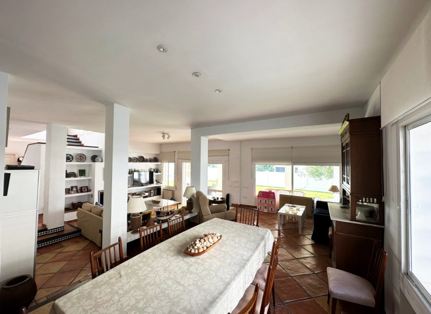 Resale - Villa - Marbella - Las Chapas