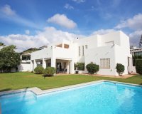 Resale - Villa - Marbella - Las Chapas