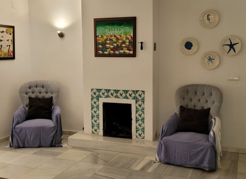 Resale - Villa - Marbella - Las Chapas