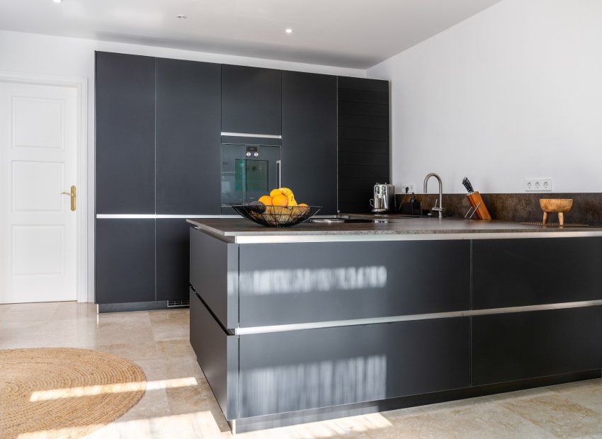 Resale - Villa - Marbella - Los Monteros