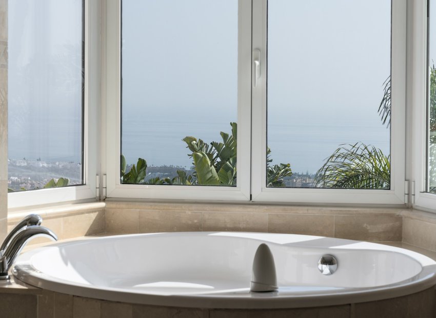 Resale - Villa - Marbella - Los Monteros