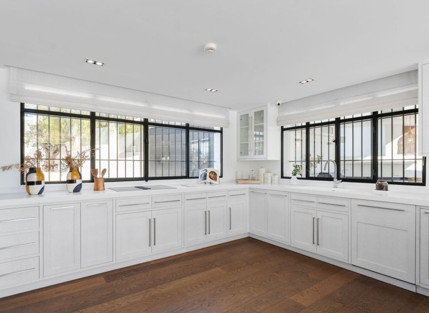 Resale - Villa - Marbella - Los Naranjos de Marbella