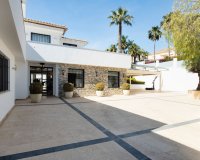 Resale - Villa - Marbella - Los Naranjos de Marbella
