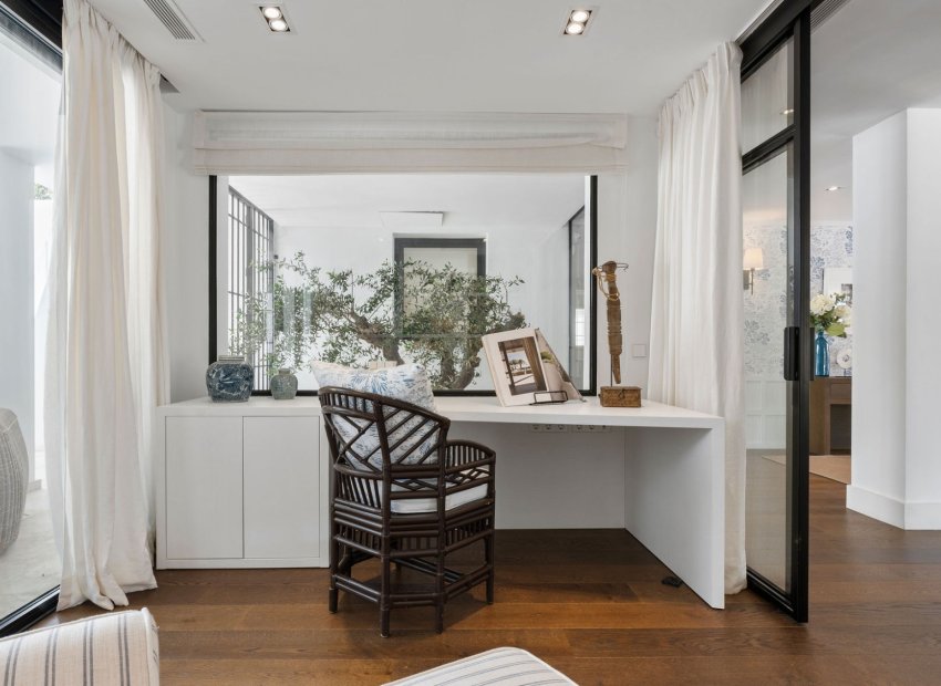 Resale - Villa - Marbella - Los Naranjos de Marbella