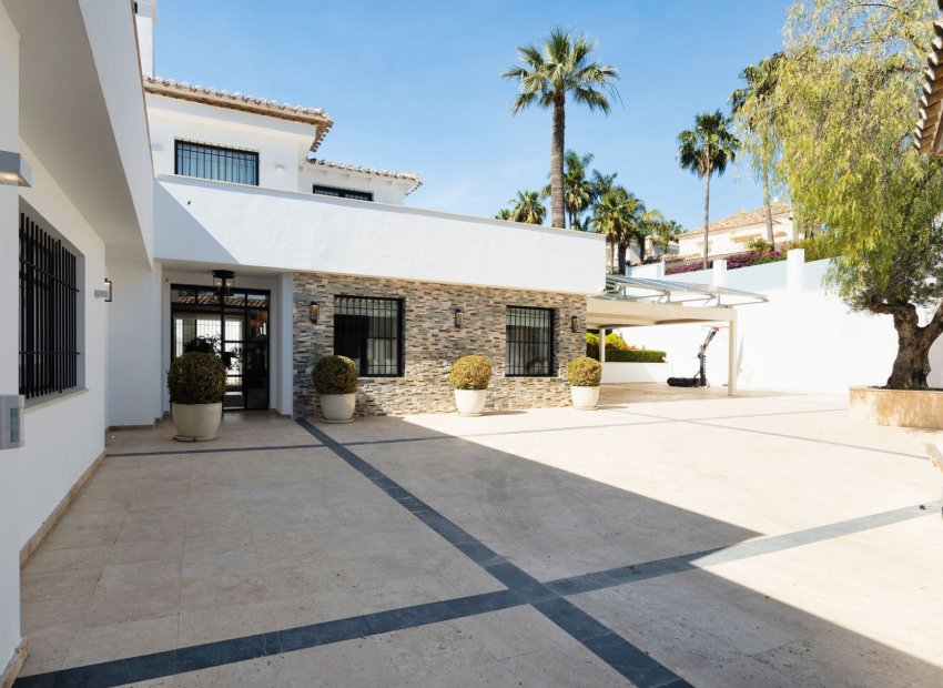Resale - Villa - Marbella - Los Naranjos de Marbella