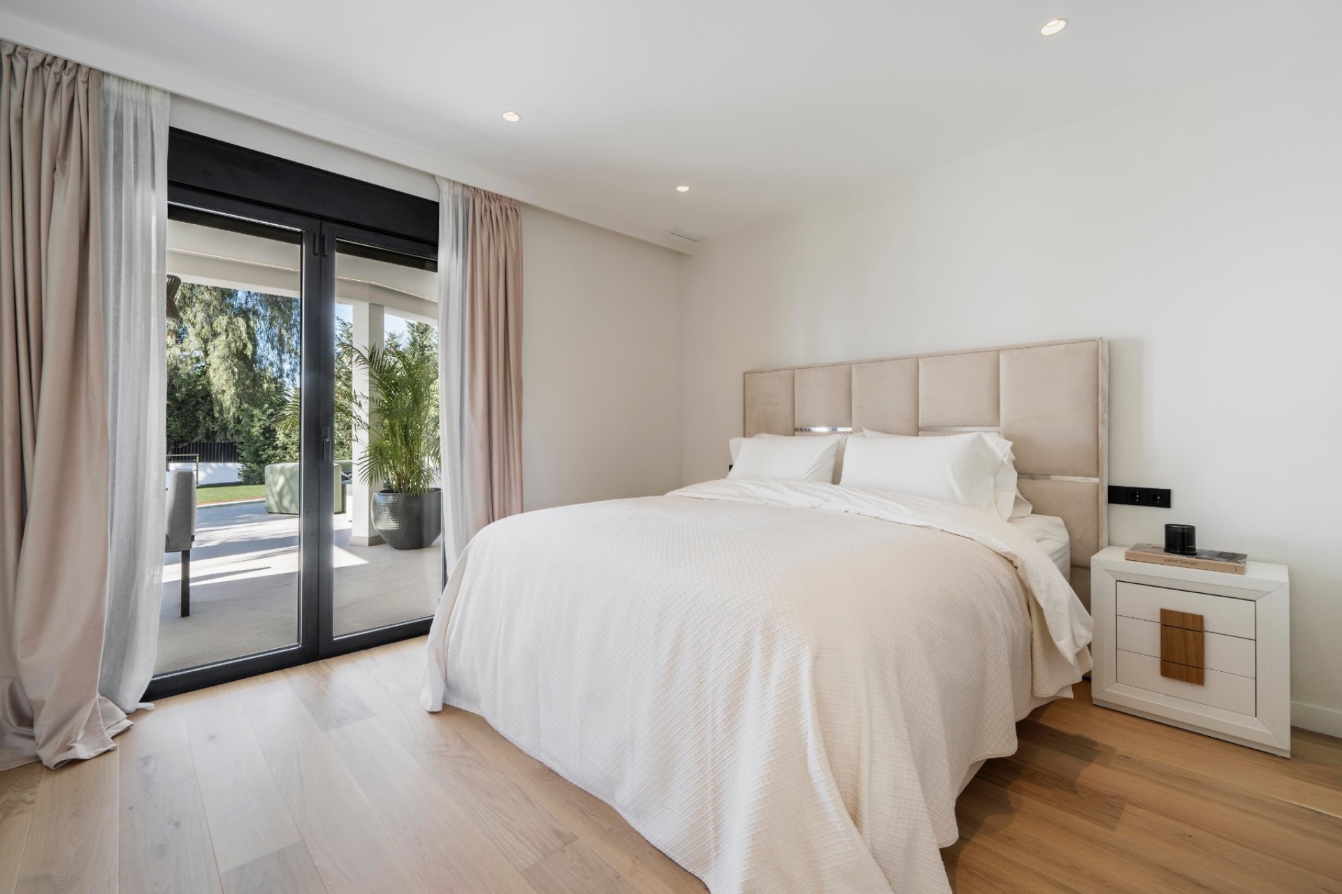 Resale - Villa - Marbella - Nagueles