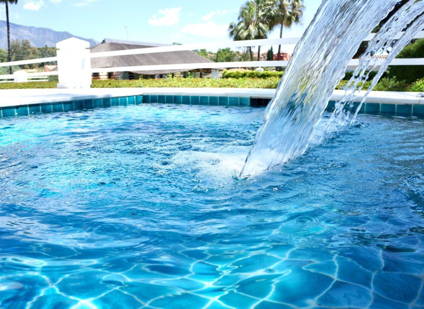 Resale - Villa - Marbella - Nueva Andalucía