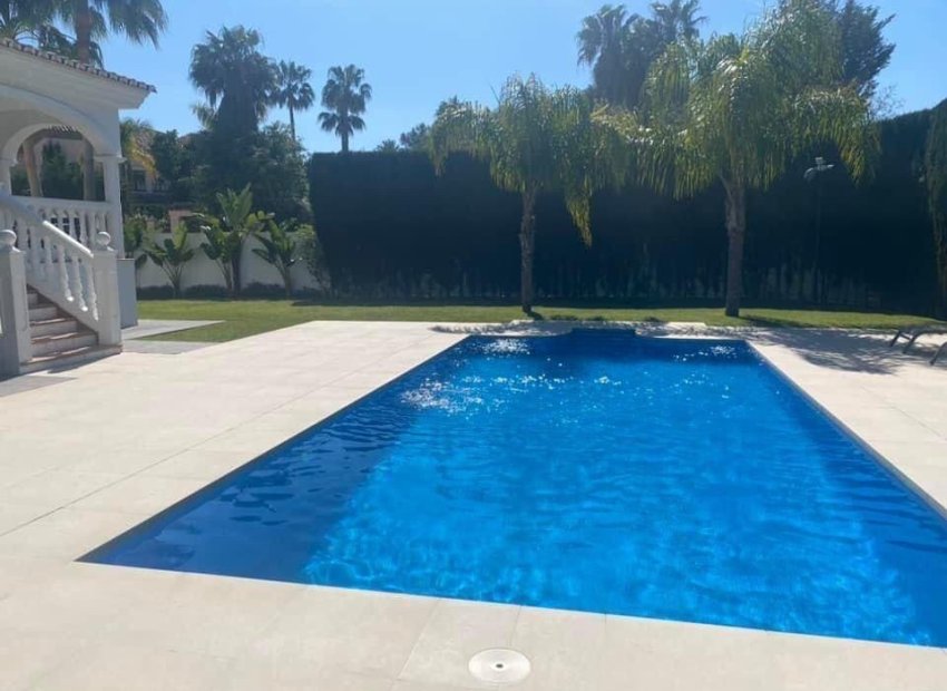 Resale - Villa - Marbella - Nueva Andalucía