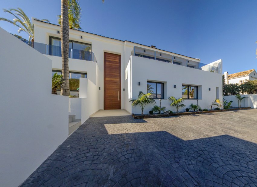 Resale - Villa - Marbella - Nueva Andalucía