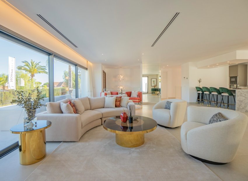 Resale - Villa - Marbella - Nueva Andalucía