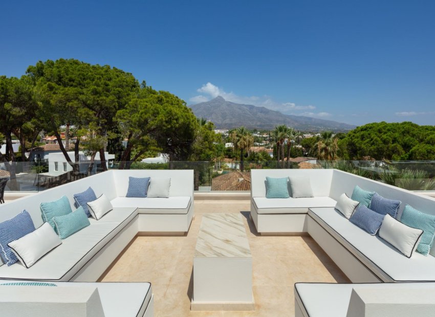 Resale - Villa - Marbella - Nueva Andalucía