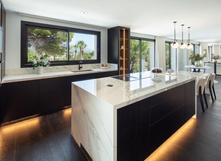 Resale - Villa - Marbella - Nueva Andalucía