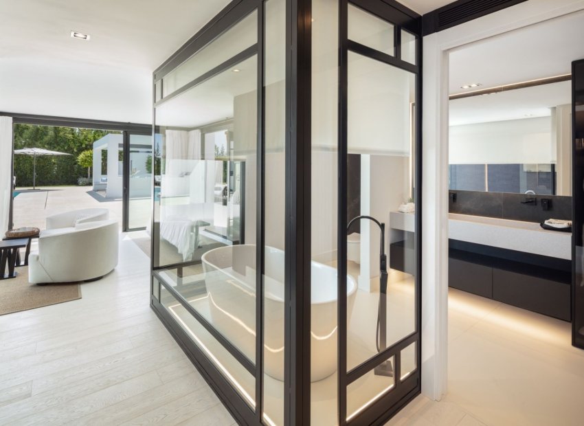 Resale - Villa - Marbella - Nueva Andalucía