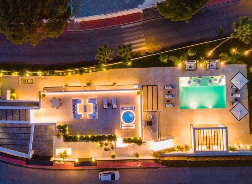 Resale - Villa - Marbella - Nueva Andalucía