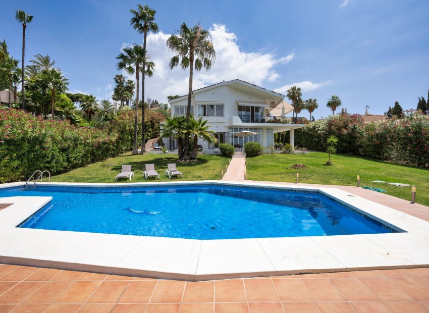 Resale - Villa - Marbella - Nueva Andalucía
