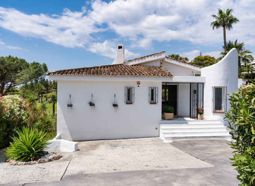 Resale - Villa - Marbella - Nueva Andalucía