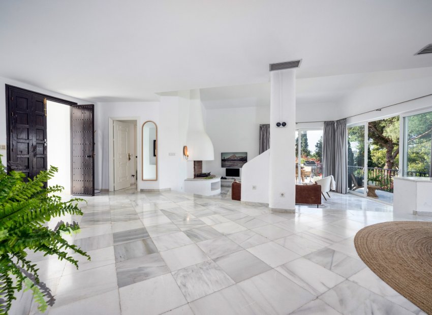 Resale - Villa - Marbella - Nueva Andalucía