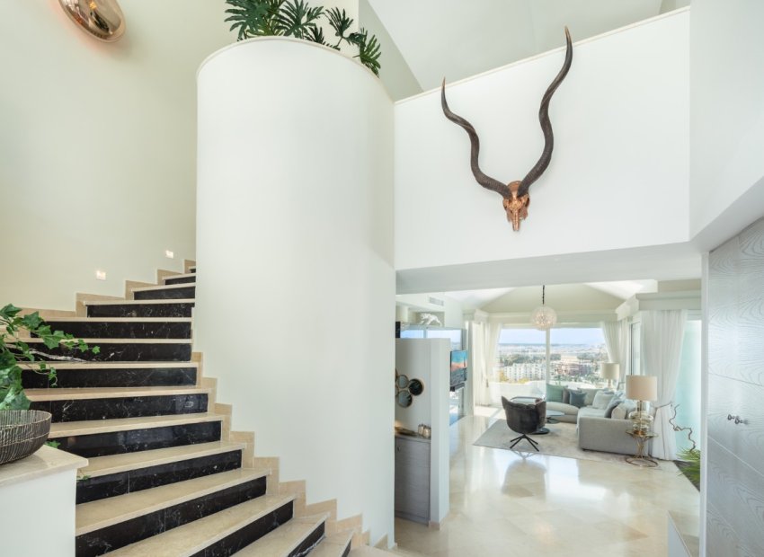 Resale - Villa - Marbella - Nueva Andalucía