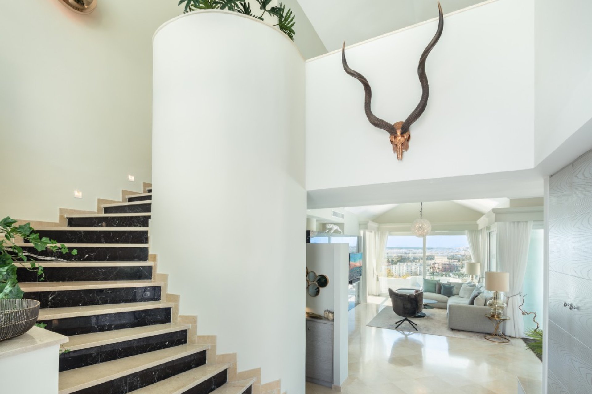 Resale - Villa - Marbella - Nueva Andalucía