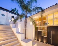 Resale - Villa - Marbella - Nueva Andalucía