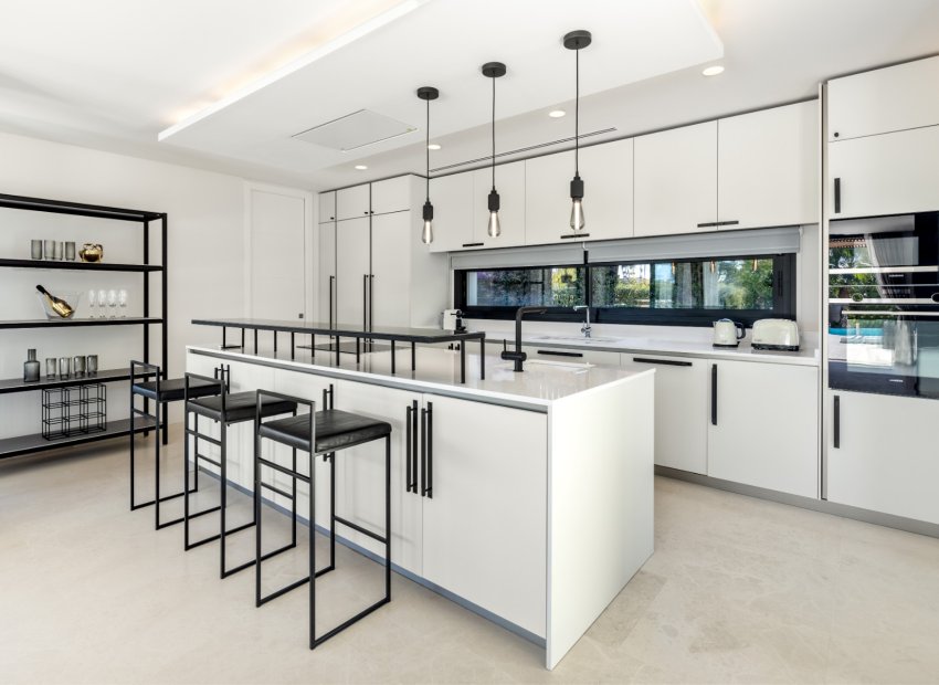 Resale - Villa - Marbella - Nueva Andalucía