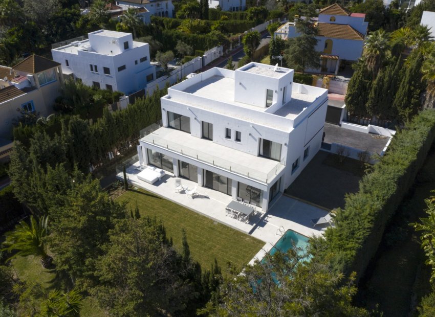 Resale - Villa - Marbella - Nueva Andalucía