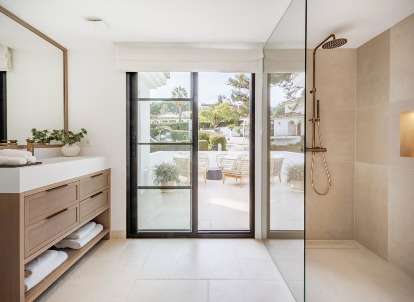 Resale - Villa - Marbella - Nueva Andalucía