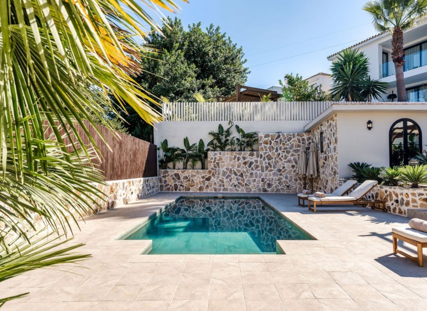 Resale - Villa - Marbella - Nueva Andalucía