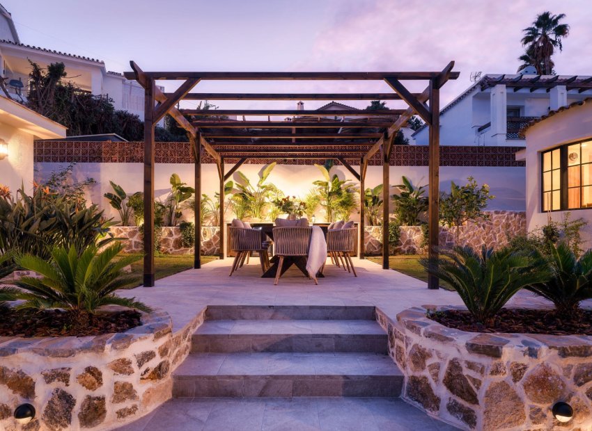 Resale - Villa - Marbella - Nueva Andalucía