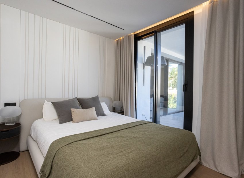 Resale - Villa - Marbella - Nueva Andalucía