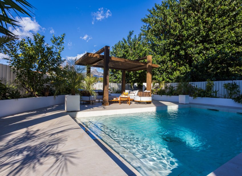Resale - Villa - Marbella - Nueva Andalucía