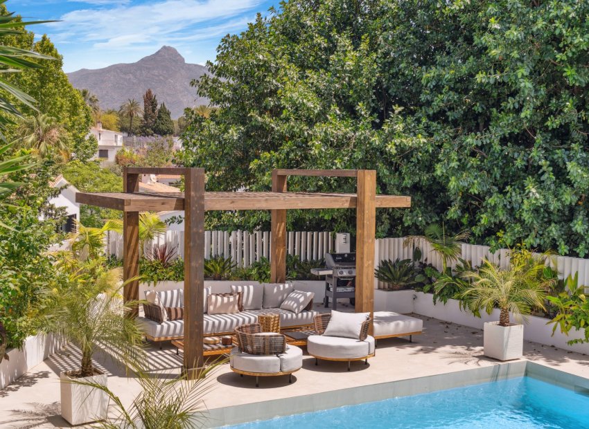 Resale - Villa - Marbella - Nueva Andalucía