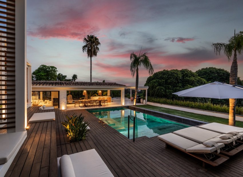 Resale - Villa - Marbella - Nueva Andalucía