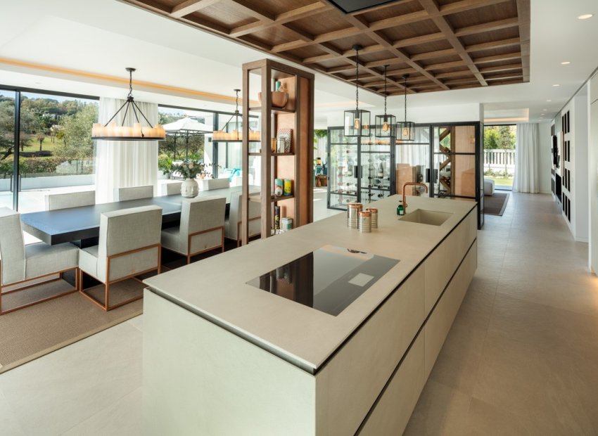 Resale - Villa - Marbella - Nueva Andalucía