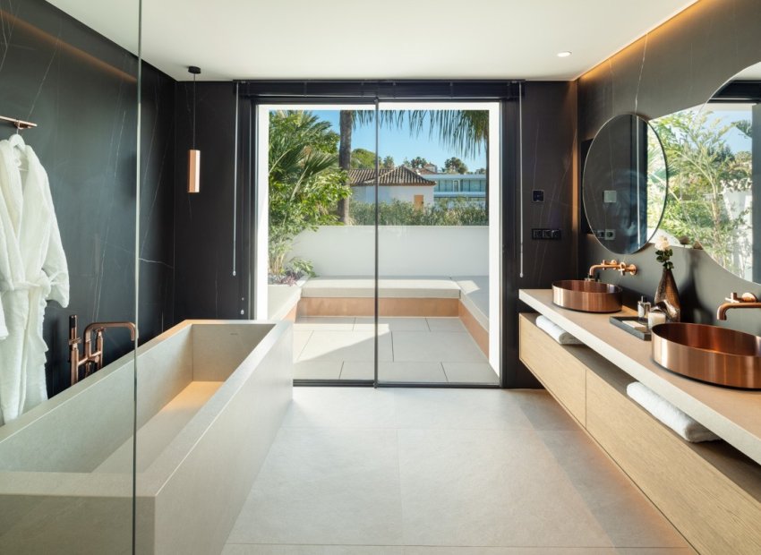 Resale - Villa - Marbella - Nueva Andalucía