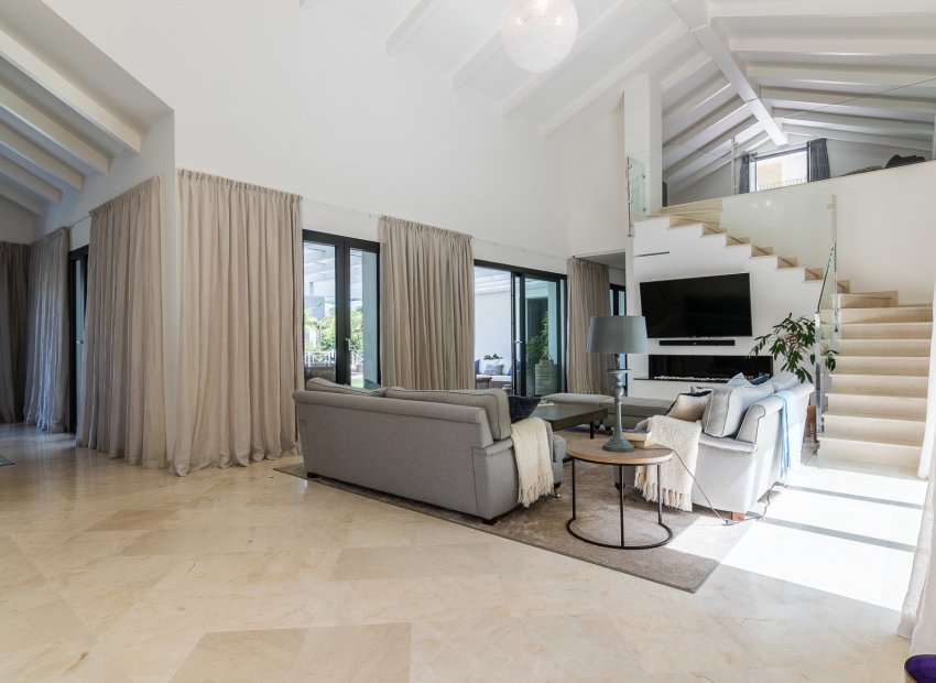 Resale - Villa - Marbella - Nueva Andalucía