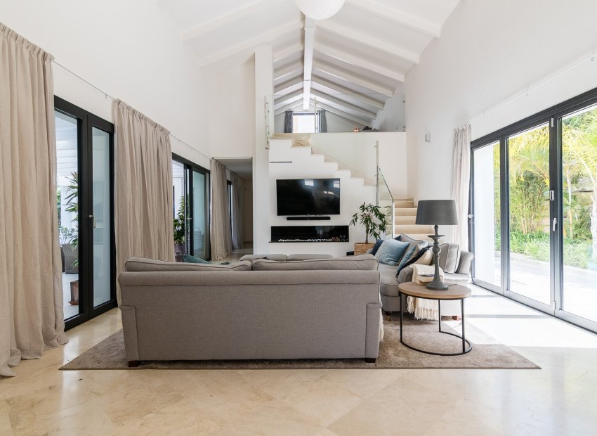 Resale - Villa - Marbella - Nueva Andalucía